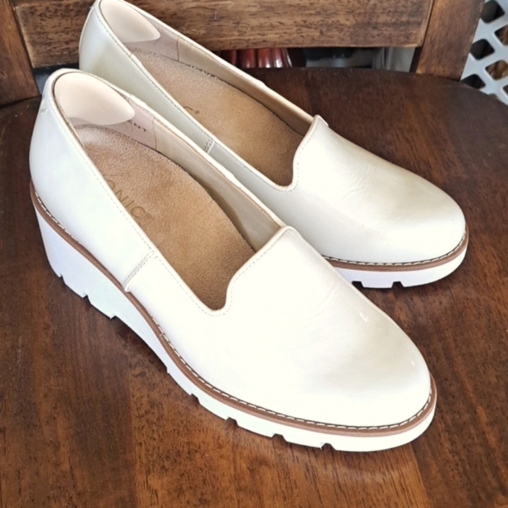 Vionic Aster Willa Wedge Heel Supportive Arch Cream Wide Dress Shoes